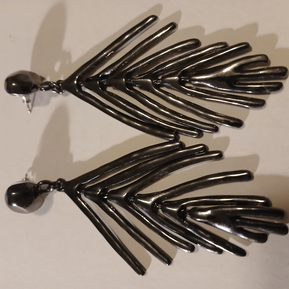 Elegant Black Earrings
